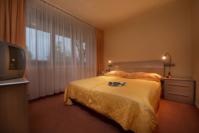 Imagen de la habitación del Hotel Forton. Foto 8