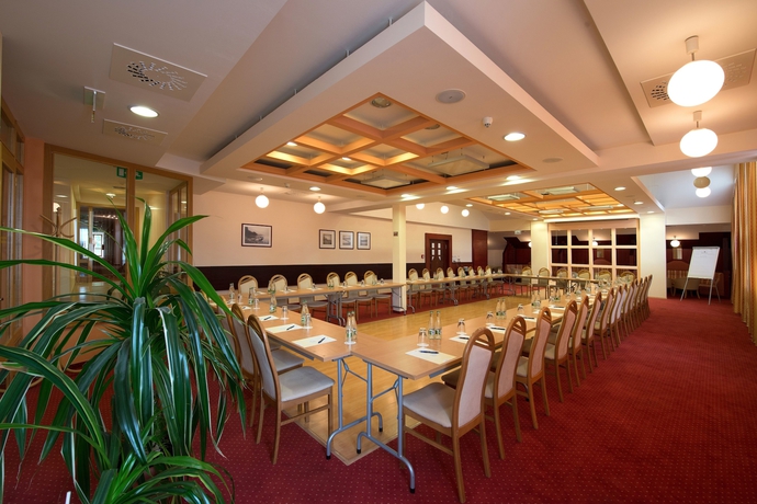 Imagen de los interiores del Hotel Forton. Foto 19