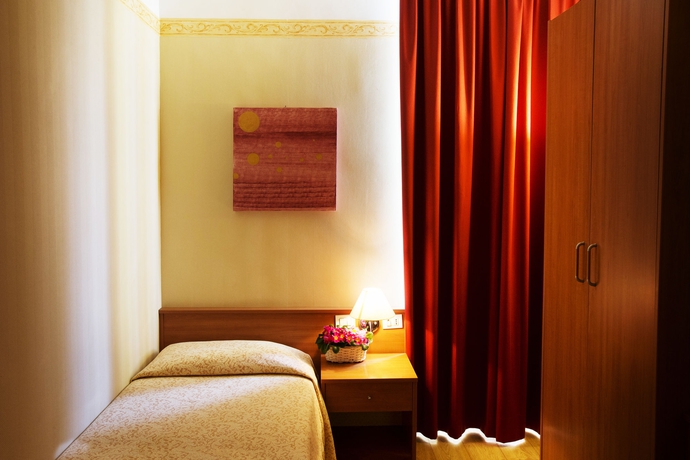 Imagen de la habitación del Hotel Fortuna, ANCONA. Foto 6