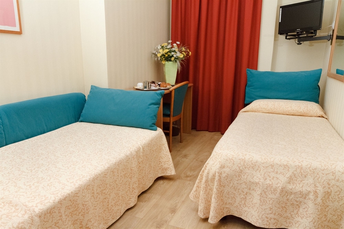 Imagen de la habitación del Hotel Fortuna, ANCONA. Foto 9