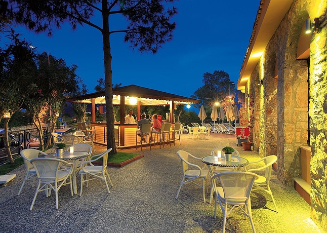 Imagen del bar/restaurante del Hotel Fortuna Beach - All Inclusive. Foto 3