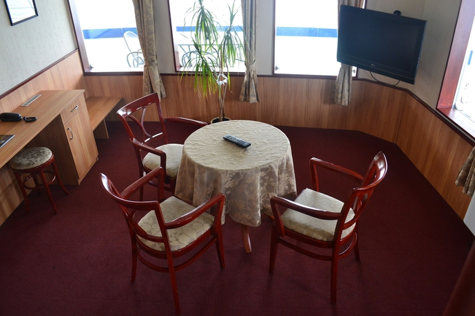 Imagen de la habitación del Hotel Fortuna Boat. Foto 8