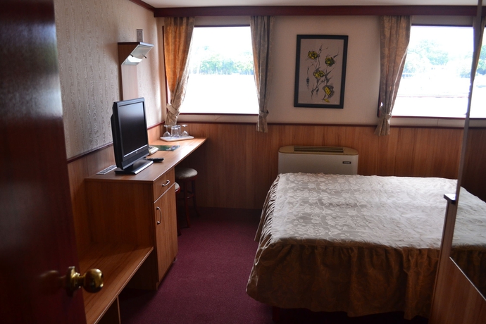 Imagen de la habitación del Hotel Fortuna Boat. Foto 15