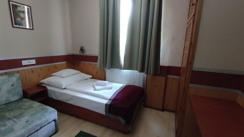 Imagen de la habitación del Hotel Fortuna, Miskolc. Foto 2