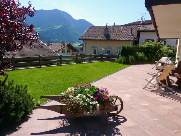 Imagen de los exteriores del Hotel Fortuna, Ortisei. Foto 17