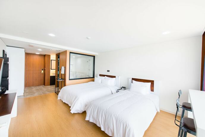 Imagen de la habitación del Hotel Fortuna, Tongyeong. Foto 16