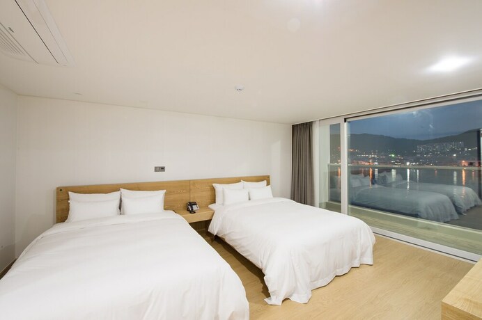 Imagen de la habitación del Hotel Fortuna, Tongyeong. Foto 33