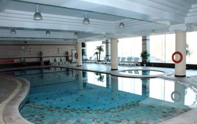Imagen de la piscina del Hotel Fortune Days. Foto 8