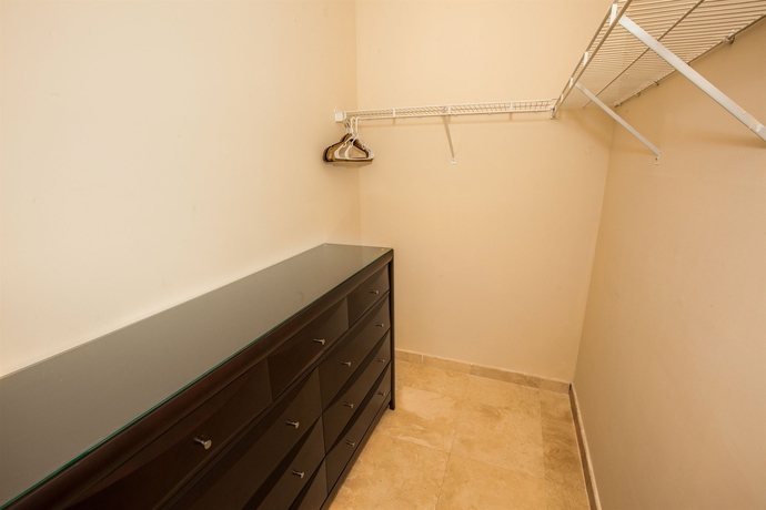 Imagen de la habitación del Hotel Fortune House Suites. Foto 10