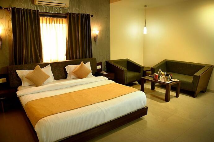 Imagen de la habitación del Hotel Fortune Palace, Jamnagar. Foto 13