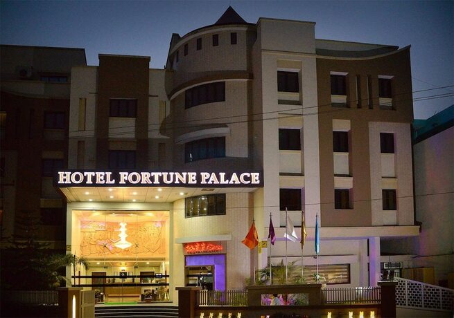 Imagen general del Hotel Fortune Palace, Jamnagar. Foto 9