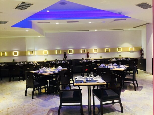 Imagen del bar/restaurante del Hotel Fortune Park Sishmo Bhubaneswar. Foto 13