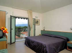 Imagen de la habitación del Hotel Fortunella. Foto 3
