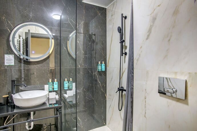 Imagen de la habitación del Hotel Forty One Bucharest. Foto 13