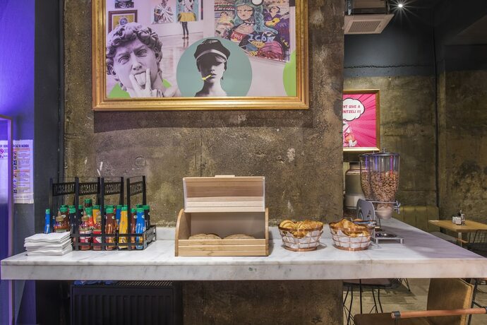 Imagen general del Hotel Forty One Bucharest. Foto 10