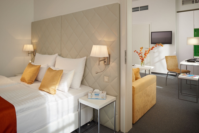 Imagen de la habitación del Hotel FortyPlusOne. Foto 5
