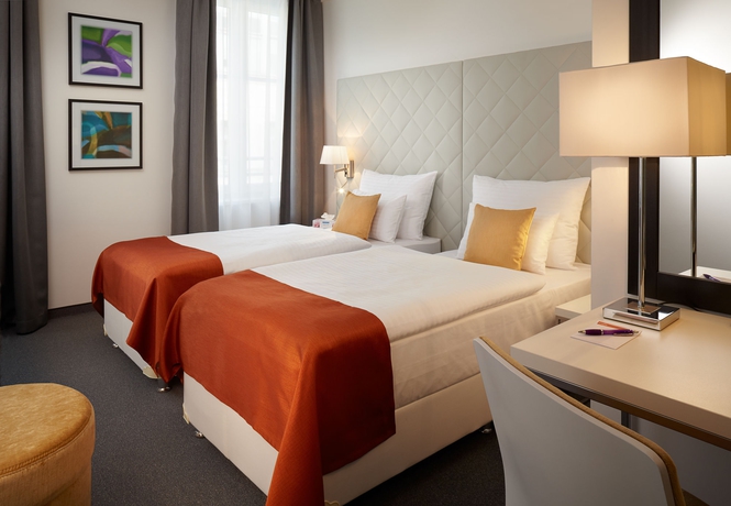 Imagen de la habitación del Hotel FortyPlusOne. Foto 6