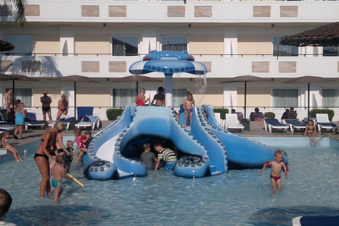 Imagen general del Hotel Forum Beach All Inclusive Aparthotel. Foto 5