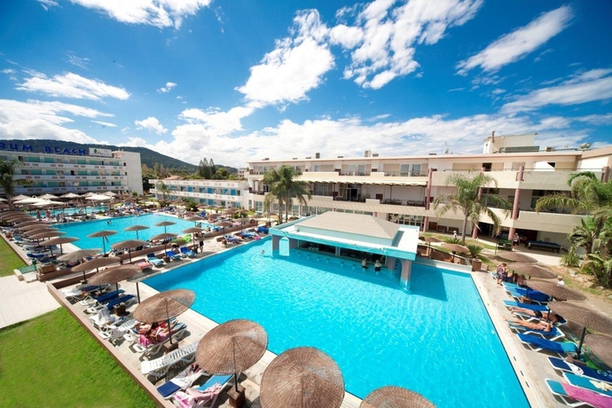 Imagen general del Hotel Forum Beach All Inclusive Aparthotel. Foto 7