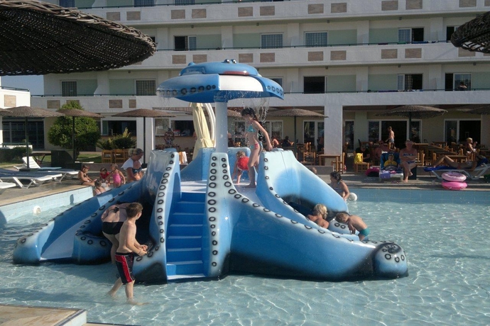 Imagen general del Hotel Forum Beach All Inclusive Aparthotel. Foto 12