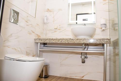 Imagen de la habitación del Hotel Forum City. Foto 20