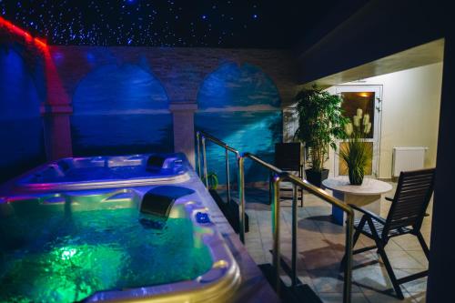 Imagen de la piscina del Hotel Forum Fitness Spa & Wellness. Foto 16