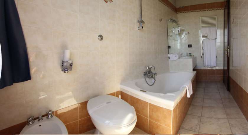 Imagen de la habitación del Hotel Forum, Foiano della Chiana. Foto 2