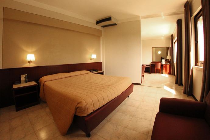 Imagen de la habitación del Hotel Forum, Foiano della Chiana. Foto 7