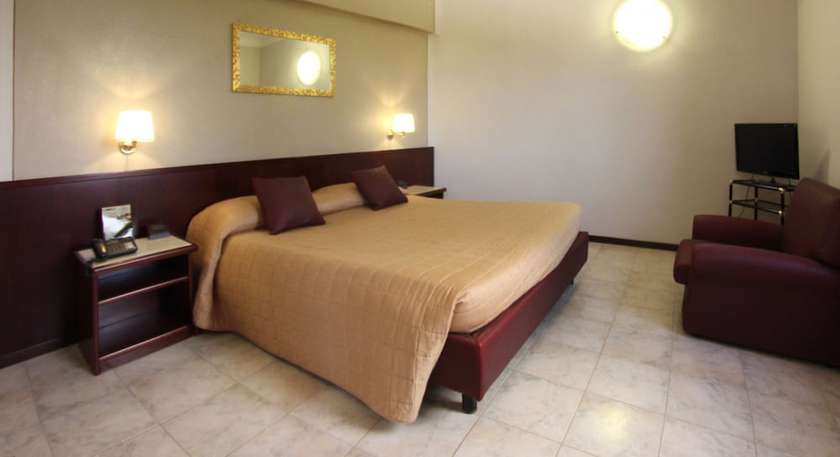 Imagen de la habitación del Hotel Forum, Foiano della Chiana. Foto 8