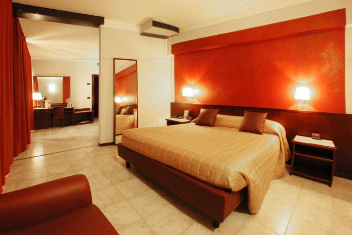 Imagen de la habitación del Hotel Forum, Foiano della Chiana. Foto 9