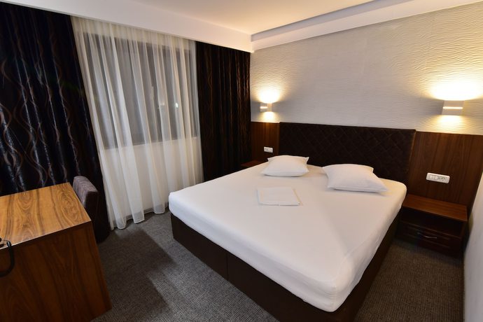 Imagen de la habitación del Hotel Forum, PLOIESTI. Foto 5