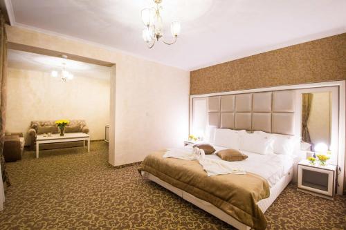 Imagen general del Hotel Forum, Pazardzhik. Foto 6