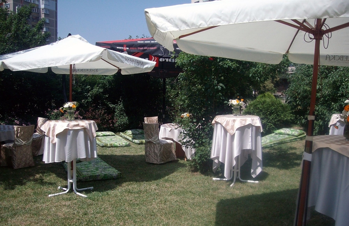 Imagen de los exteriores del Hotel Forum, Sofia. Foto 7