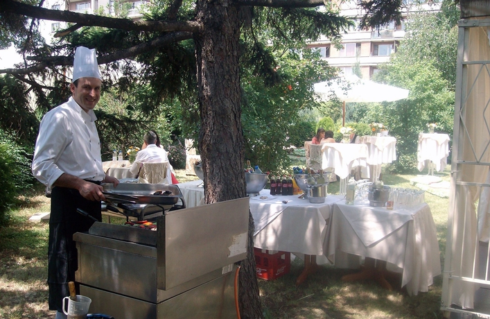 Imagen de los exteriores del Hotel Forum, Sofia. Foto 8