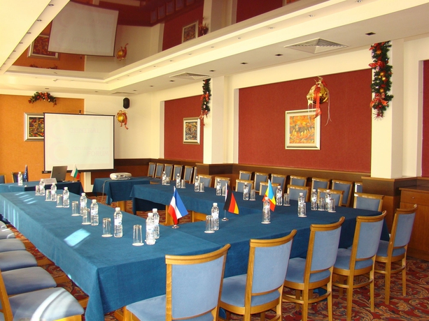 Imagen de los interiores del Hotel Forum, Sofia. Foto 15