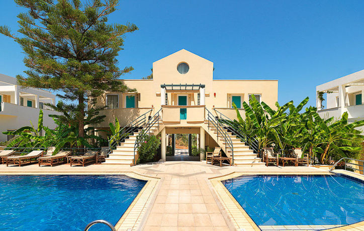 Imagen de la piscina del Hotel Forum Suites. Foto 16