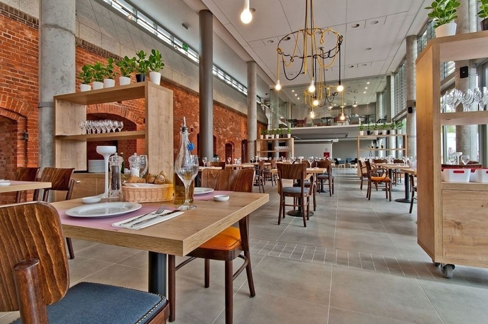 Imagen del bar/restaurante del Hotel Forza. Foto 2