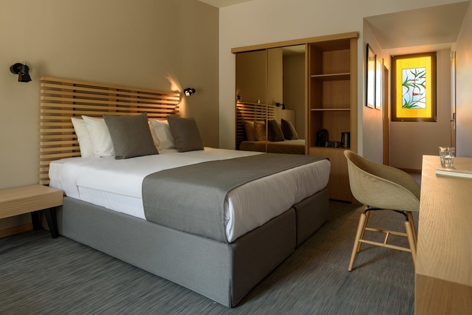 Imagen de la habitación del Hotel Fos DownTown Suites. Foto 8