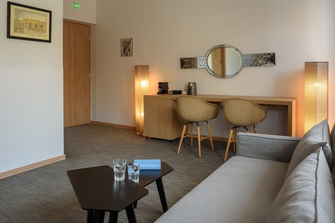 Imagen de la habitación del Hotel Fos DownTown Suites. Foto 11