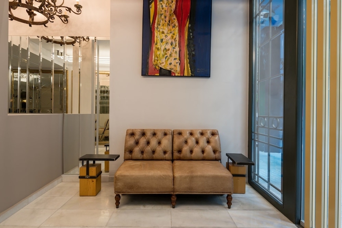 Imagen de los interiores del Hotel Fos DownTown Suites. Foto 17