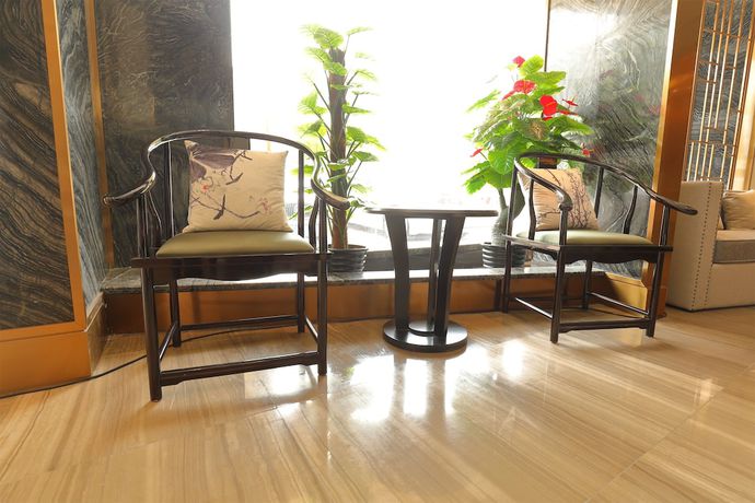 Imagen de los interiores del Hotel Foshan Huasheng Business. Foto 18