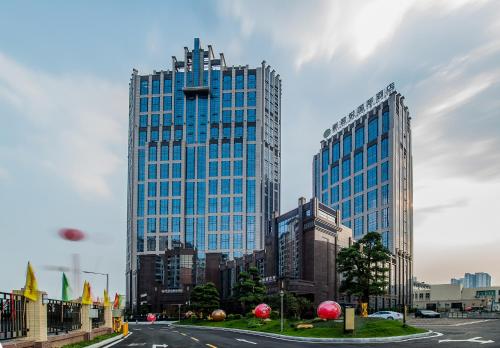 Imagen general del Hotel Foshan New Junyue International. Foto 2