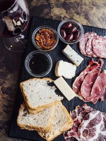 Imagen del bar/restaurante del Hotel Føroyar. Foto 3