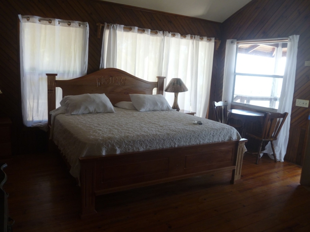 Imagen de la habitación del Hotel Foster's West Bay Resort. Foto 3