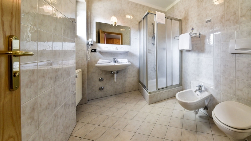 Imagen de la habitación del Hotel F&ouml;hrenhof. Foto 4