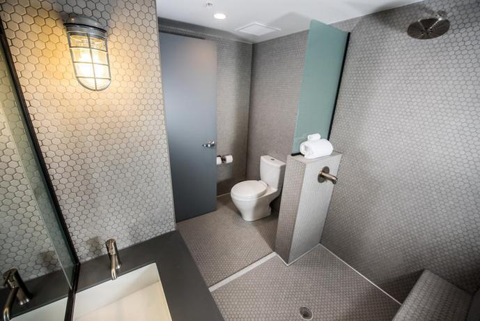 Imagen de la habitación del Hotel Found Re Phoenix. Foto 15