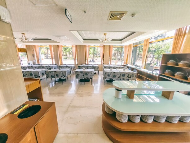 Imagen del bar/restaurante del Hotel Foung Jia. Foto 20