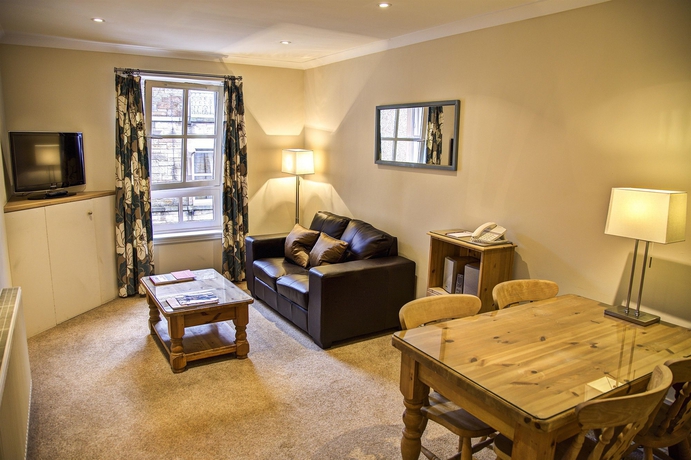 Imagen de los interiores del Hotel Fountain Court Grove. Foto 15