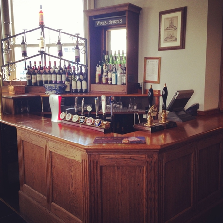 Imagen del bar/restaurante del Hotel Fountain Isle Of Wight By Greene King Inns. Foto 4