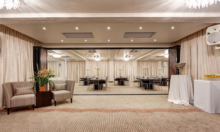 Imagen de los interiores del Hotel Fountains Hotel. Foto 8